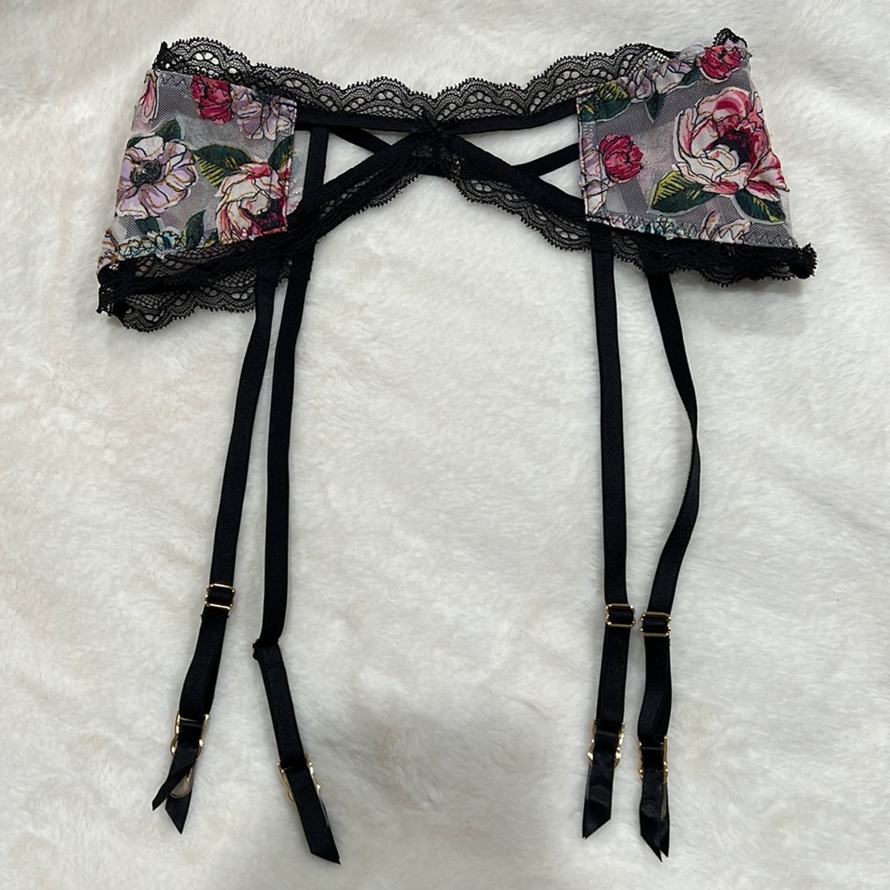 Victoria Secret Flower Lace Garter Belt